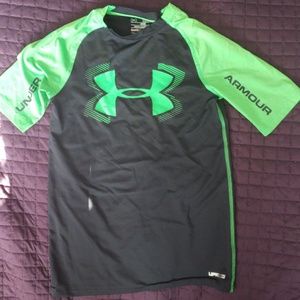 Boys under armour swim shirt